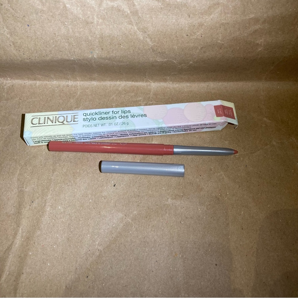 Clinique quickliner for lips  (17 soft nude)